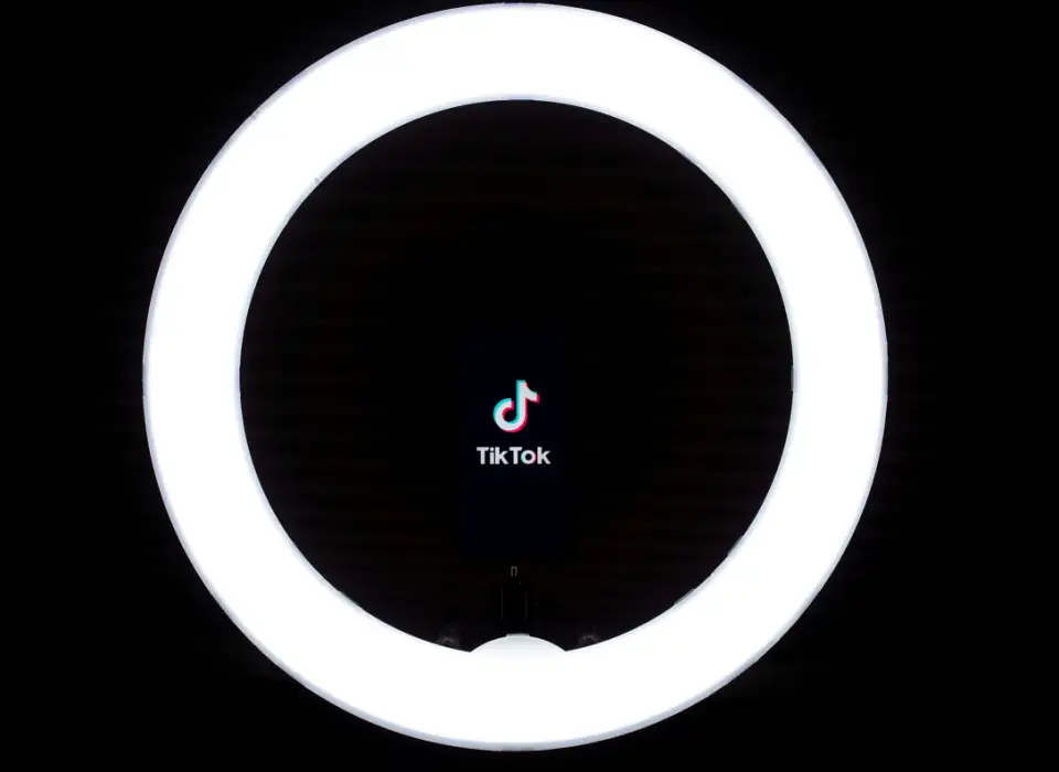 US "TikTok Refugees" Move to Xiaohongshu APP